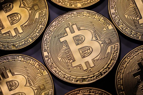 Bitcoin continua il crollo senza fine, settimana difficile