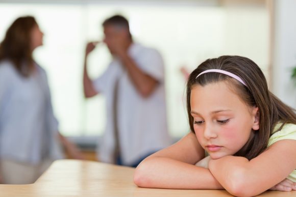 Adolescenza, la fase più delicata nella vita di un figlio: vediamo come gestirla
