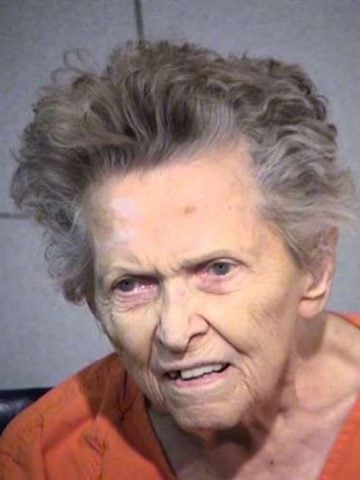 Donna 92 anni, uccide il figlio perchè non voleva andare in una casa di cura
