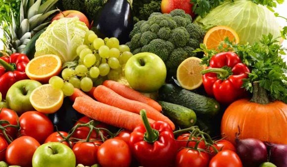 Come eliminare le rughe, il rimedio? Frutta e verdura