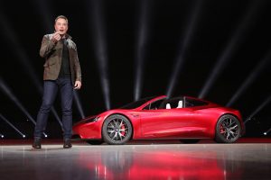 Elon Musk cerca sviluppatori di videogiochi per la Tesla tramite Twitter