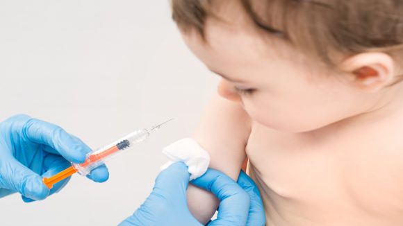 Vaccino comprato per risparmiare mette a rischio la salute dei bambini