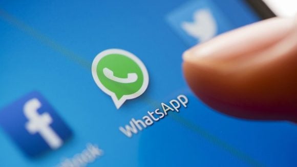 WhatsApp, salvare immagini e video dello Stato, si può: ecco come fare