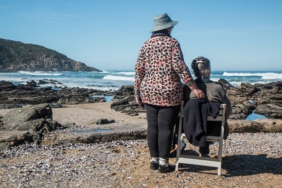Pensione a 58 anni per caregiver: quali sono le possibilità?