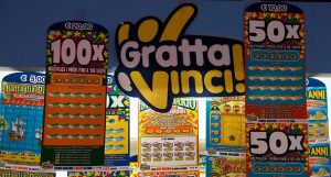 "Nuoce alla salute": Gratta e vinci pericolosi come le sigarette "Nuoce alla salute": Gratta e vinci pericolosi come le sigarette