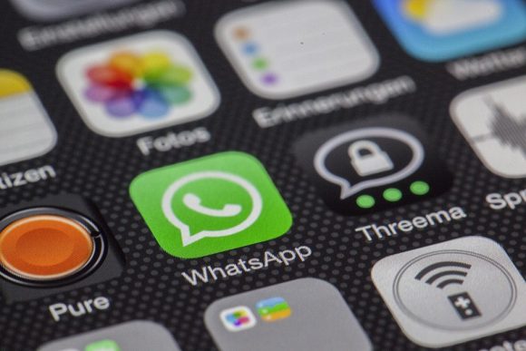 Come difendersi dai messaggi fraudolenti di WhatsApp