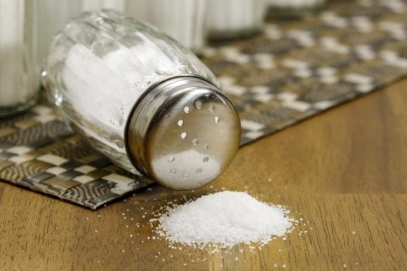 Per avere la pancia piatta bisogna ridurre il consumo di sale e aumentare l’assunzione di fibre e potassio