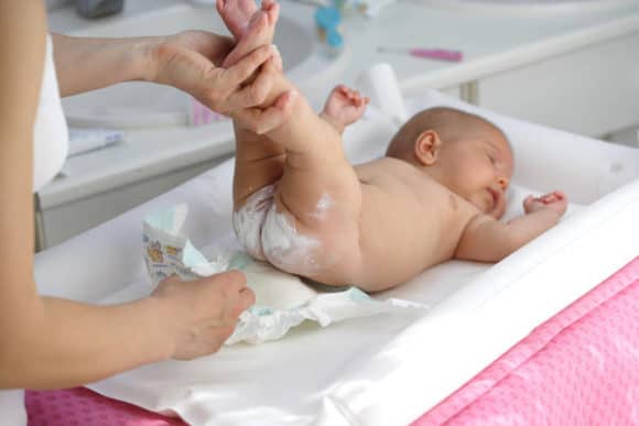 Allerta crema idratante per neonati: contaminata da batteri, ecco marca e lotto