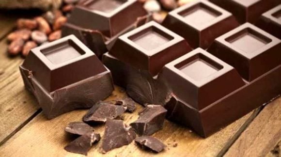 Il cioccolato fondente si può mangiare tutti i giorni, fa bene