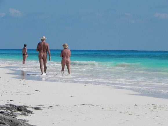 Le spiagge Top per nudisti in Italia: ecco l’elenco per regione