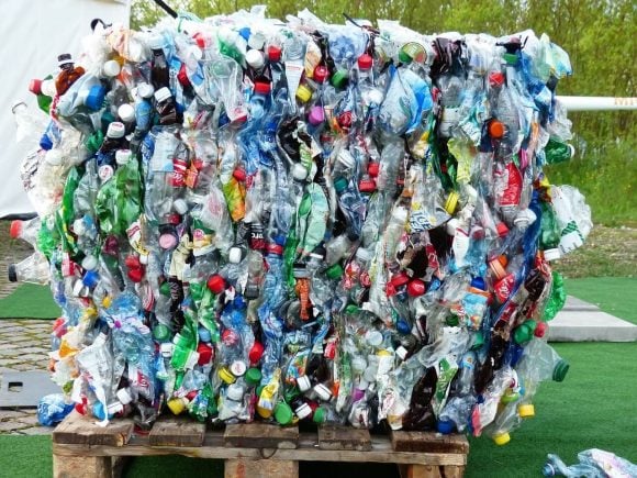 Rebo, l’eco-bottiglia che pulisce il pianeta