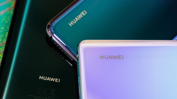 Cosa succederà da oggi in poi a chi possiede uno smartphone Huawei?