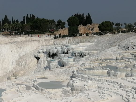 Turchia: la meraviglia delle cascate pietrificate di Pamukkale, la Cappadocia e il Lago Salato.