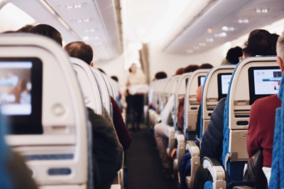 Viaggi in aereo: dal bagaglio a mano alla chiamata nominativa tutte le nuove regole sui voli