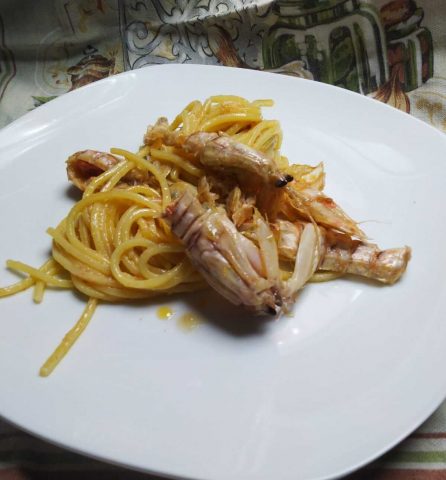 Spaghetti con canocchie e lupini, ricetta per 6 persone