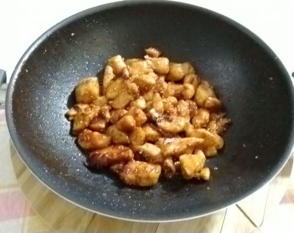 cubetti di pollo in salsa di soia