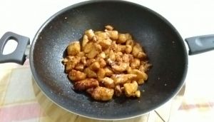 cubetti di pollo in salsa di soia