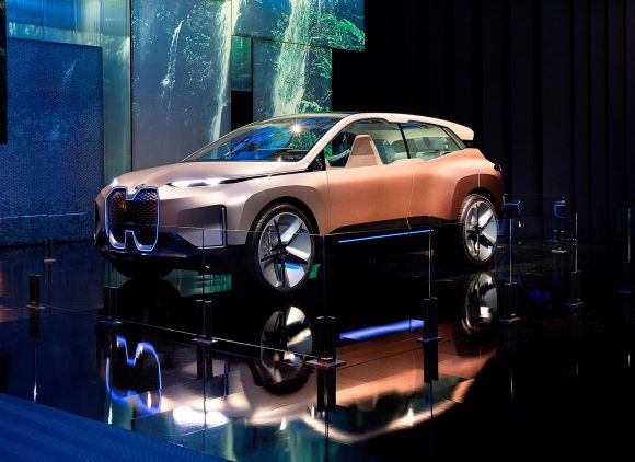 BMW sviluppa finestrini in vetro Hi-Tech avanzati