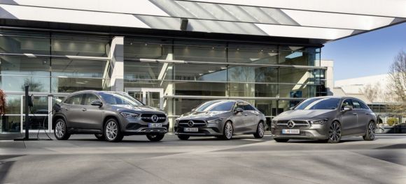 Mercedes presenta i suoi nuovi ibridi plug-in compatti con tecnologia EQ Power
