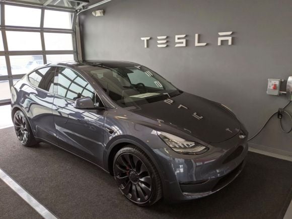 Tesla Model Y: grandi notizie in arrivo
