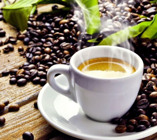 Il caffè una delle bevande più apprezzate: proprietà, benefici ed accortezze