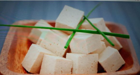 Tofu: come utilizzarlo in cucina e quali sono i suoi benefici