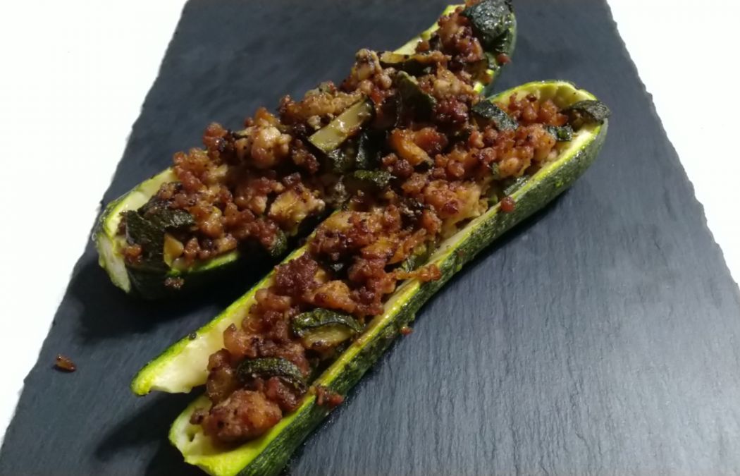 Zucchine ripiene con carne tritata di pollo,ricetta fatta ...