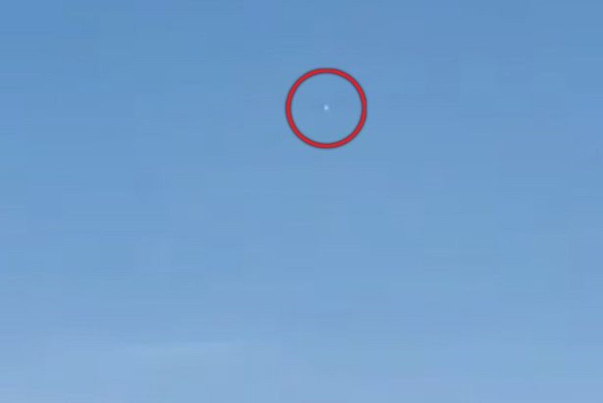 Una flotta di “UFO” è stata filmata nelle scorse ore: il video