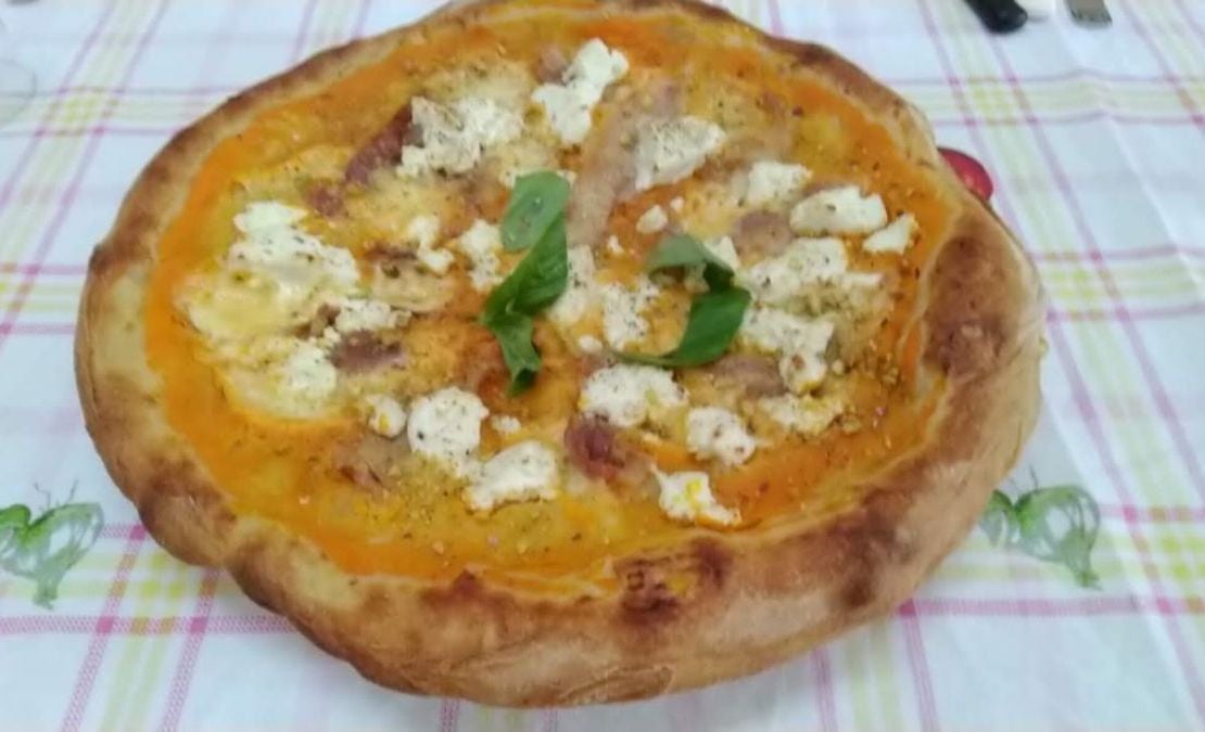 Crema di zucca, pancetta e ricotta: pizza gourmet