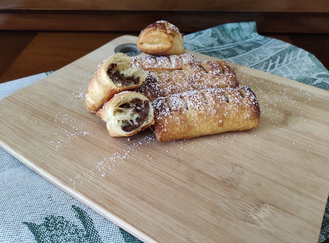 Sfogliatine di pasta sfoglia alle nocciole: ricetta veloce