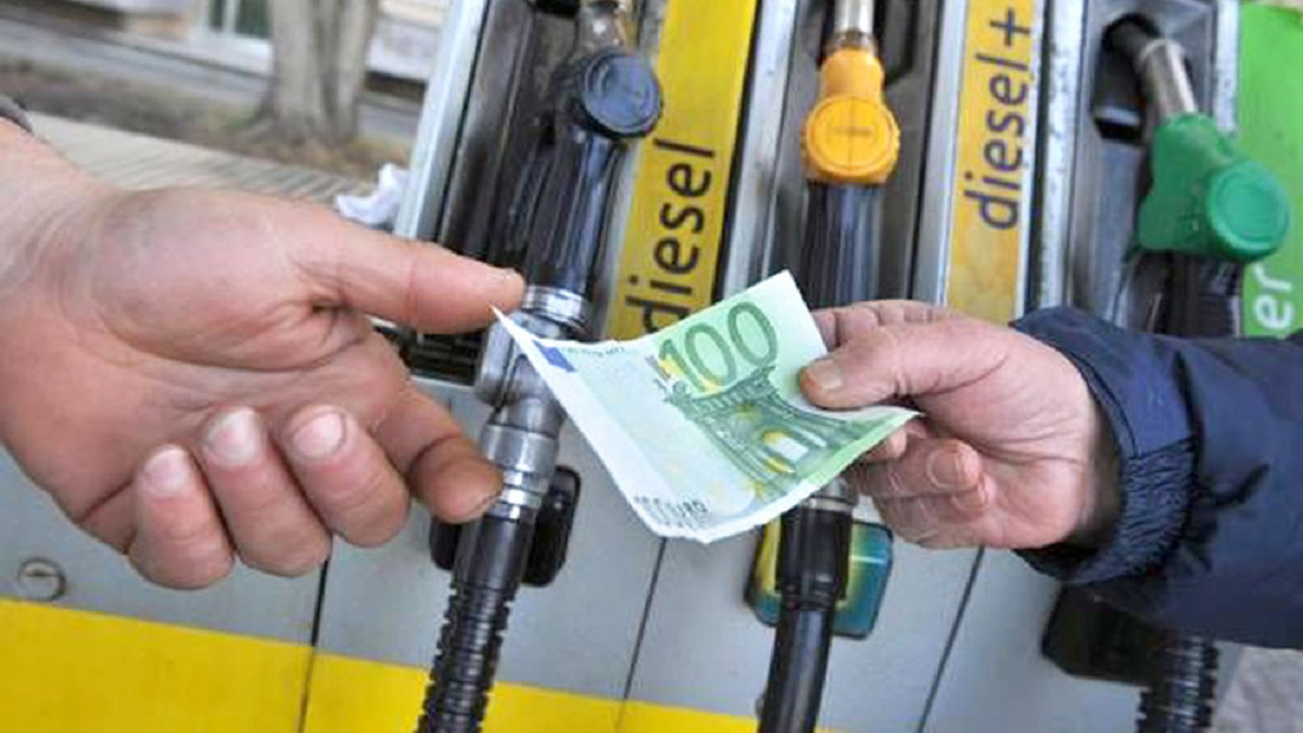 Carburanti, forte aumento dei prezzi su diesel e benzina: quando arriva e perchè c’entra l’OPEC