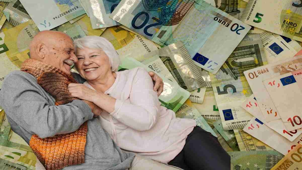 Bonus anziani 2023, tutte le agevolazioni per gli over 80: ecco come ottenerle